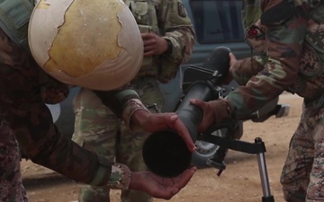 Task Force Spartan Soldiers and Jordan Armed Forces train on mortars during Jordan Operational Engagement Program