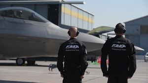 F-22 Raptor Demo takes on FIDAE