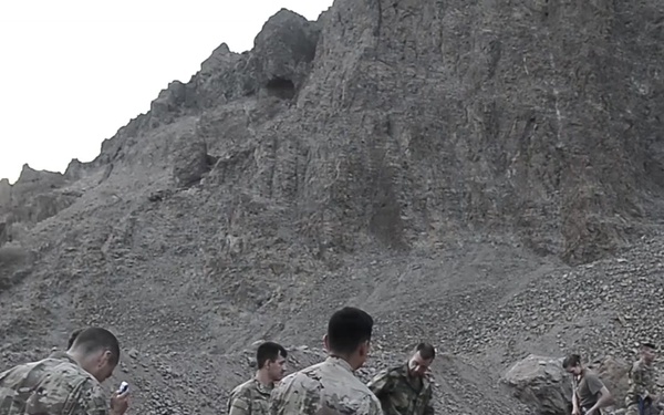 U.S. Army Soldiers complete French Desert Commando Course