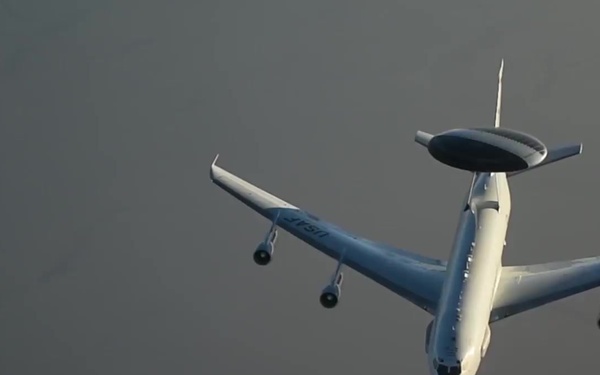 E-3 Sentry in flight 2