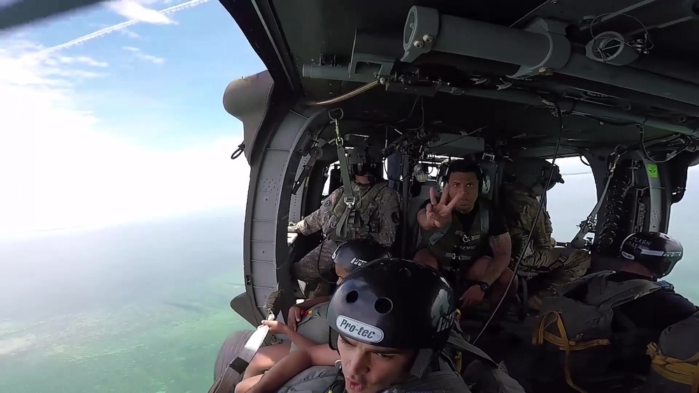 DVIDS - Video - 478th Civil Affairs Battalion Airborne Ocean Jump