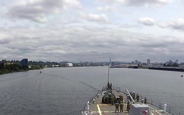 USS Michael Murphy (DDG 112) Arrives for Rose Festival