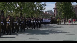 Guardsmen, Cavalry put on display in Vilnius (B-Roll)