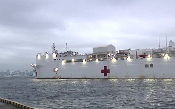 USNS Mercy Arrives in Tokyo (B-Roll)