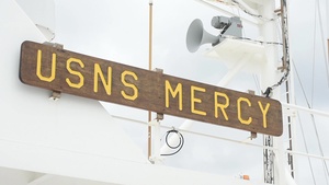 USNS MERCY (T-AH 19) VISITS TOKYO