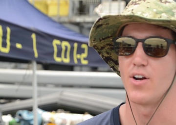 US Navy divers practice their skills alongside their Thai counterparts