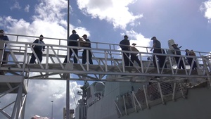 HMCS Ottawa stores ship at RIMPAC 2018