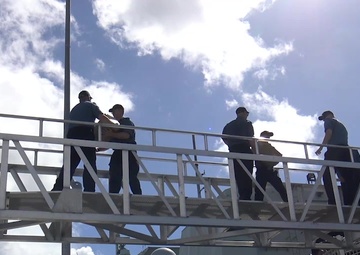 HMCS Ottawa stores ship at RIMPAC 2018