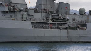 HMAS Toowoomba (FFH 156) Departs Pearl Harbor During RIMPAC 2018