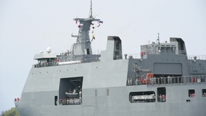 BRP Davao Del Sur (LD 602) Departs Pearl Harbor During RIMPAC 2018