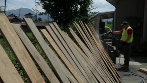Single Marine Program volunteers from MCAS Iwakuni help Japanese neighbors with flood damage cleanup (Package/Pkg)
