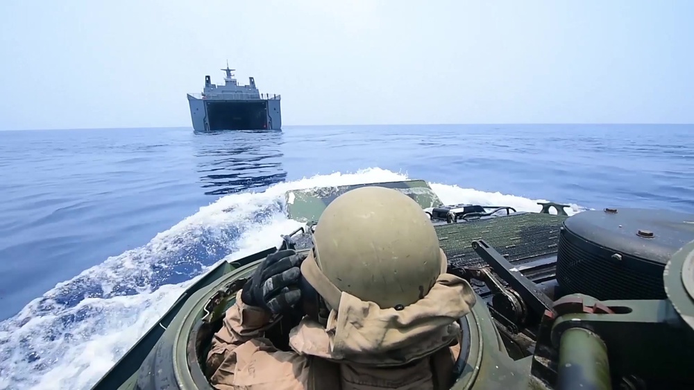 DVIDS - Video - AAVs Conduct Amphibious Operations With BRP Davao Del ...