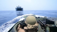 AAVs Conduct Amphibious Operations With BRP Davao Del Sur During RIMPAC