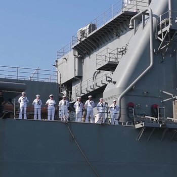 USS Oak Hill Returns to its Homeport