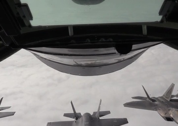 100th Air Refueling Wing refuels F-22 Raptors Aug. 15, 2018
