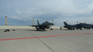 195th Aircraft Maintenance Unit Recover an F-16C Fighting Falcon