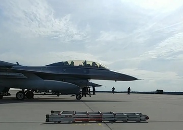 195th Aircraft Maintenance Unit Recover an F-16C Fighting Falcon