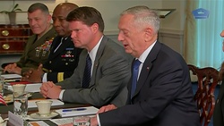 Mattis Welcomes Philippine National Defense Secretary to the Pentagon