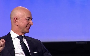Jeff Bezos at the 2018 Air &amp; Space Conference