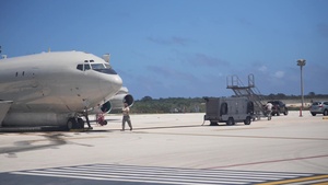 Team JSTARS maintenance personnel perform pre-flight maintenance on E-8C Joint STARS aircraft for exercise Valiant Shield 18 at Andersen AFB
