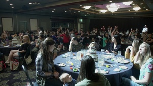 MCAS Iwakuni moms attend USO’s Special Delivery with Heidi Murkoff (Package/Pkg)
