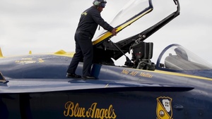 Fleet Week SF 18: Blue Angles Preperation (B-Roll)