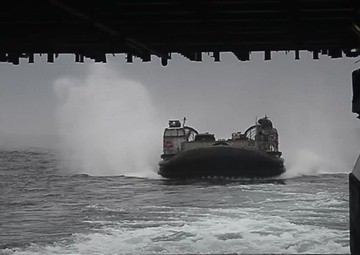 USS Wasp, 31st MEU conduct integrated small boat training