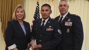 Connecticut Guardsman Wins Excellence in Contract Administration Award