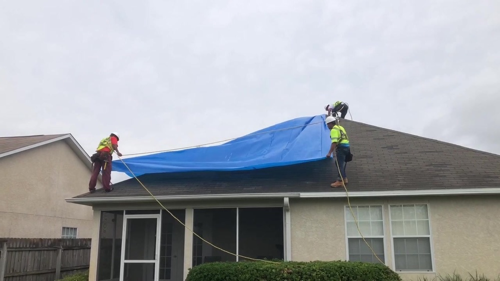 DVIDS - Video - USACE Contractors Install Blue Roof