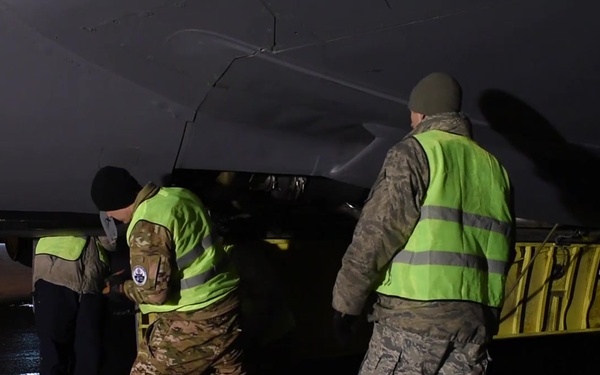 100 ARW Maintainers Working at Night During Trident Juncture 18