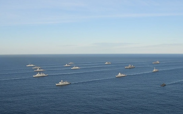 TRIDENT JUNCTURE 2018 - Ships Conduct a Formation Exercise at the End of Trident Juncture