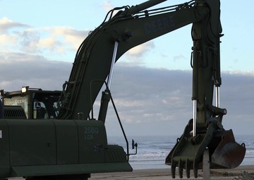 8th Engineer Support Battalion Cleans Onslow Beach