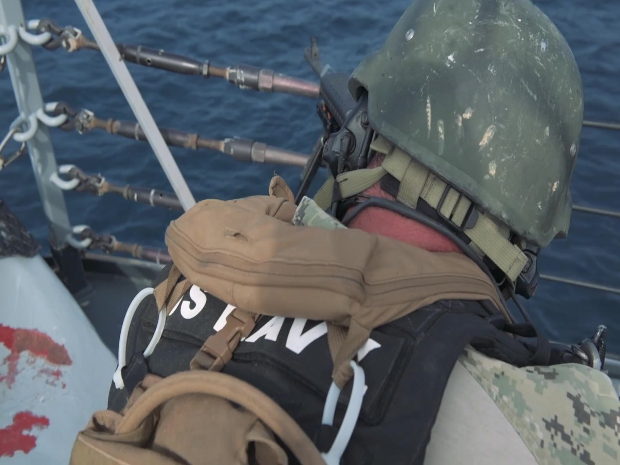 181201-N-UX013-2001<br /><br />U.S. Navy Sailors aboard the Arleigh-Burke class guided-missile destroyer USS Jason Dunham (DDG 109) fire crew served weapons as part of live-fire qualification during ship&#39;s operations in U.S. 5th Fleet. (U.S. Navy Video by Mass Communication Specialist 2nd Class Jonathan Clay)