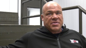 WWE Superstars spend time with Fort Hood Soldiers