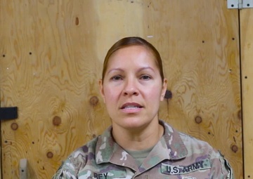 Holiday Greetings - Warrant Officer Cybelle Reyhernandez (spanish)