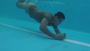 Reconnaissance Marines attend a Pre-Dive Course
