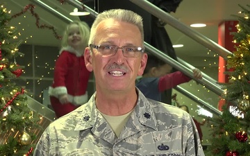 2018 NORAD Tracks Santa Holiday Greetings