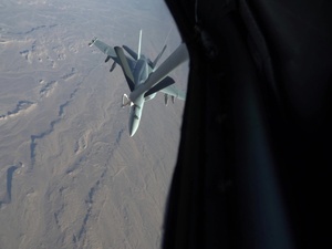 28th EARS Refuels EA-18 Growlers