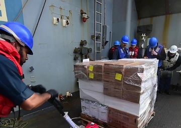 USS Fort McHenry UNREP