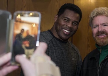 Heisman Trophy winner visits Ramstein
