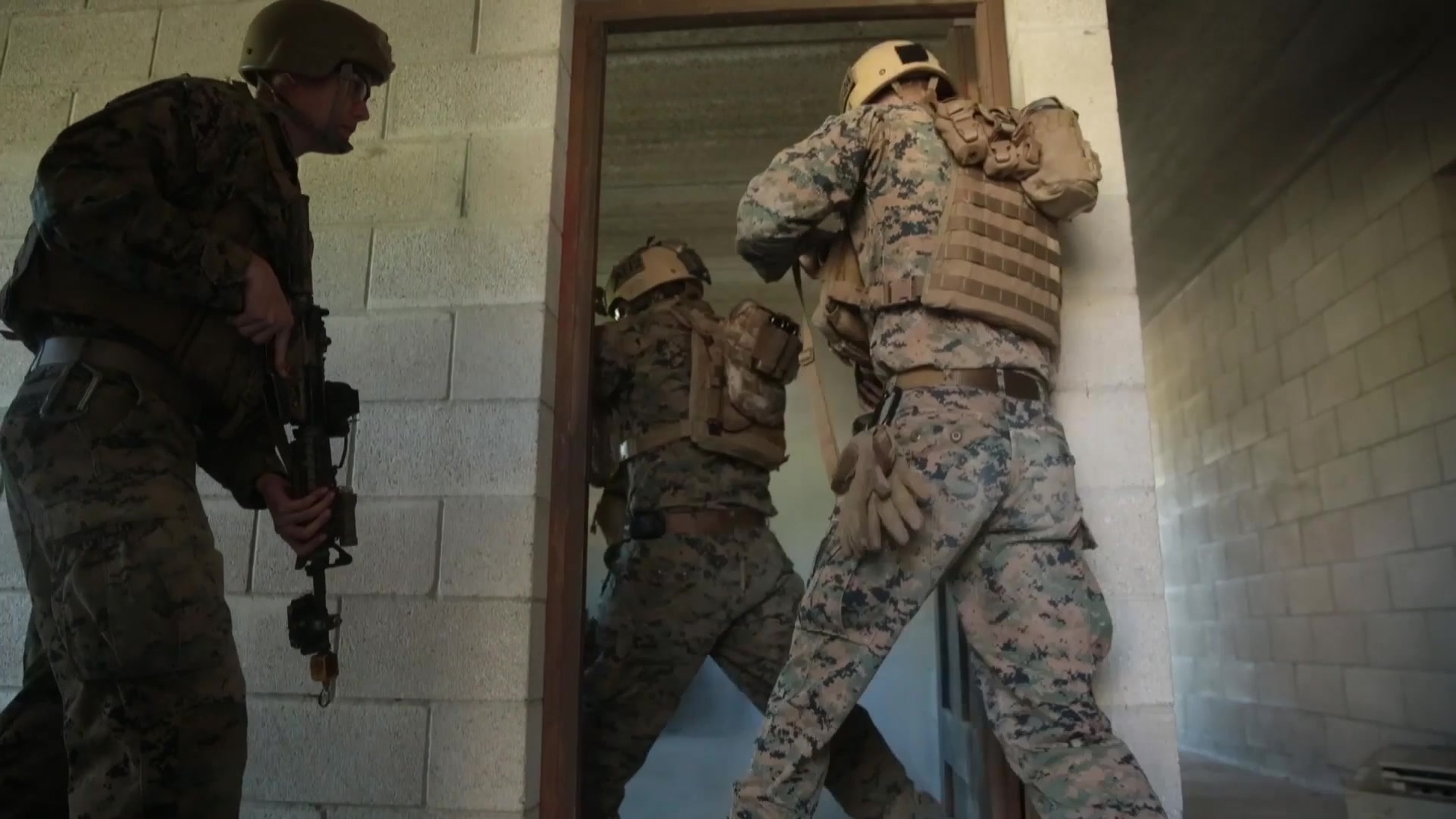 U.S Marines with 1st Marine Division and soldiers with the Japan Ground Self Defense Force (JGSDF) use flash bang grenades to disorient enemies before entering the building for exercise Iron Fist 2019 (IF19) aboard Camp Pendleton, California, Jan. 24, 2019. Iron Fist is an annual bilateral training exercise where U.S. and Japanese service members train together and share techniques, tactics and procedures to improve their combined operational capabilities. IF19 marks the 14th year of the exercise. (U.S. Marine Corps motion imagery by Sgt. Antonio R. Campbell)