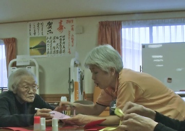 Students from Matthew C. Perry High School visit nursing home (Package/Pkg)