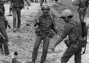 Vietnam Marine Receives the Silver Star Medal