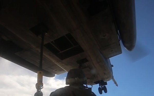 Marine Heavy Helicopter Squadron 465 conducts HST with 1st TSB