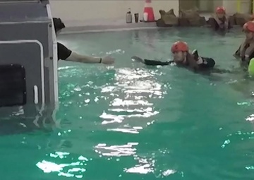 24 MEU completes underwater egress training