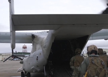Marines train with the Hatch Mounted Satellite Communication Antenna System