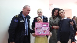 Kosovo Police and KFOR Soldiers Donate Toys to Kosovo Children