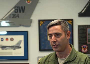 Vance Implements First Sergeant with Student Pilots