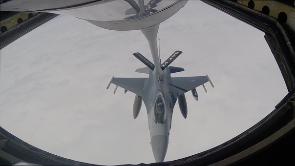 Flyover at the Field of Dreams > 185th Air Refueling Wing > Article Display