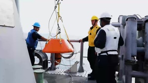 USS Pioneer Conduct Mine Hunt Training Exercises